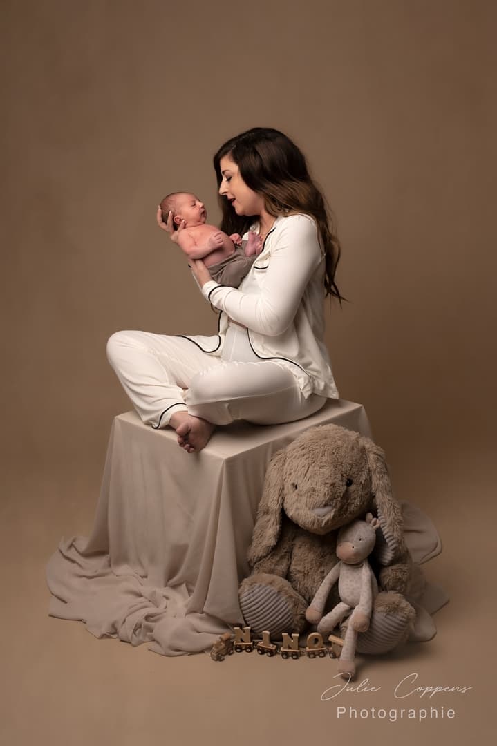 Séance naissance par Julie Coppens Photographie